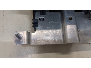 Блок предохранителей Jaguar XE 2015-