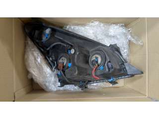 Фара передняя  Toyota Corolla Verso 2004-2009 левая 