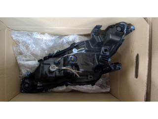 Фара передняя  Toyota Camry XV70 2017-2021 правая 