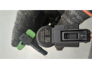 Форсунка топливная  Peugeot 5008 2009-2016    9802448680     