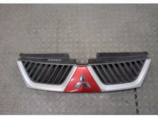 Решетка радиатора Mitsubishi Outlander XL 2006-2012