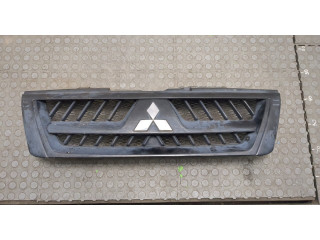 Решетка радиатора Mitsubishi Pajero / Montero 2000-2006