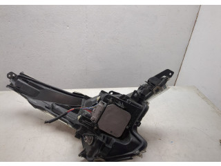 Фара передняя  Toyota Prius 2015-2019 левая 