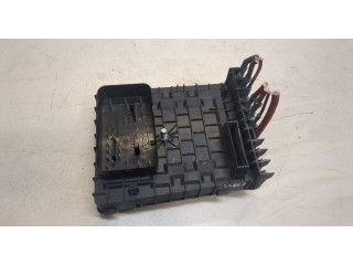 Блок предохранителей Volkswagen Golf 5 2003-2009 1.9