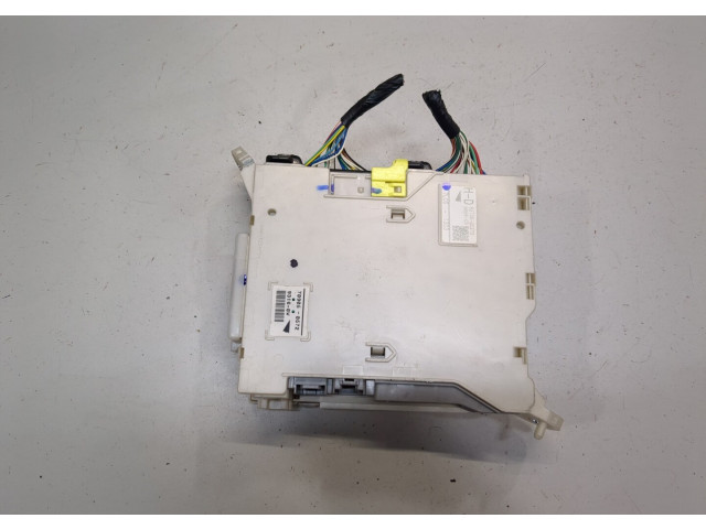 Блок предохранителей Lexus GS 2005-2012 8273030272 3.5