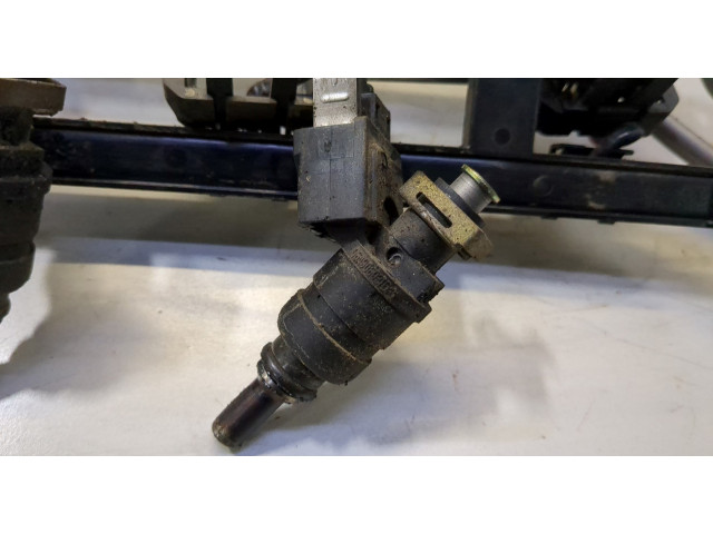 Форсунка топливная Volkswagen Golf 4 1997-2005 06A906031D, 06A133317L