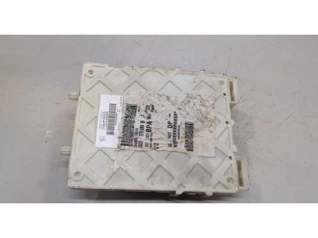 Блок предохранителей  Ford Focus 3 2011-2015      2227208, GV6T14A073EH   