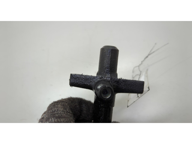 Форсунка топливная Mitsubishi Pajero / Montero 2000-2006 ME203961