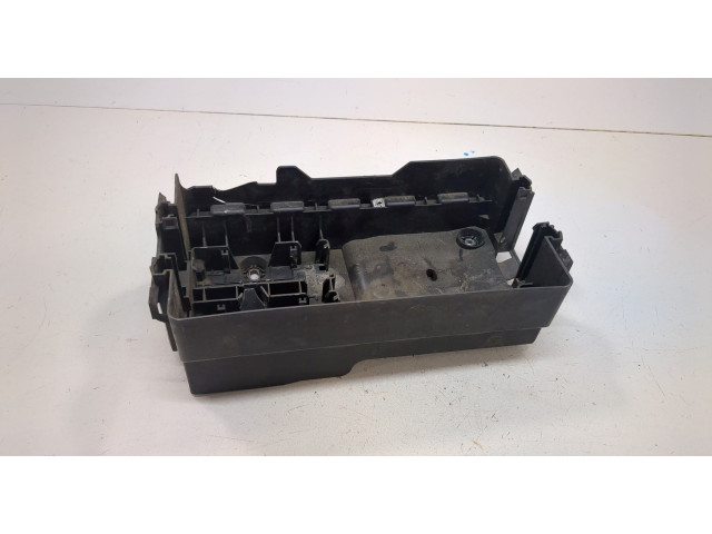 Корпус блока предохранителей Hummer H3