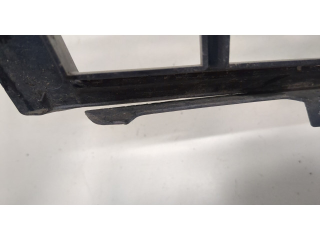 Решетка радиатора  Fiat Doblo 2005-2010          735418095, 735418096