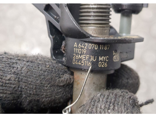 Форсунка топливная  Mercedes E W212 2009-2016    A6420701187, 0445116026     