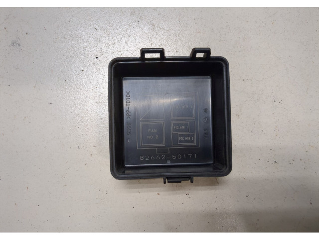 Крышка блока предохранителей Lexus LS460 2006-2012 8266250171 4.6