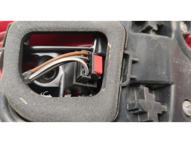 Задний фонарь          