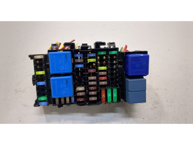 Блок предохранителей  Dacia Duster 2017-2024      243512602R   