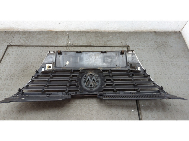 Решетка радиатора  Volkswagen Passat 6 2005-2010          
