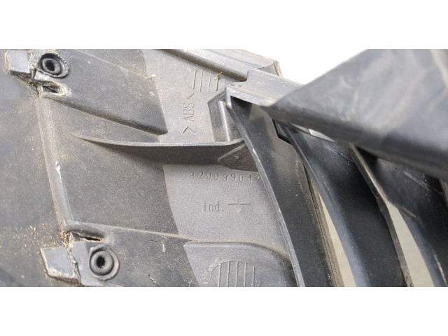 Решетка радиатора  Renault Laguna 2 2001-2007          