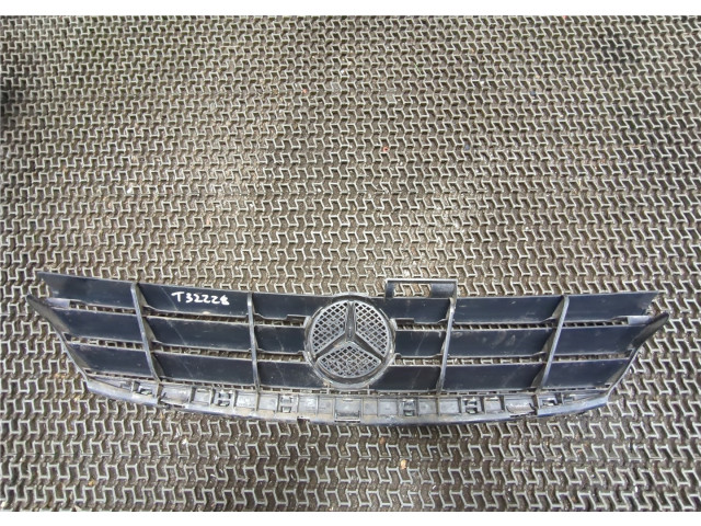 Решетка радиатора Mercedes A W169 2004-2012 1.5 A1698800083