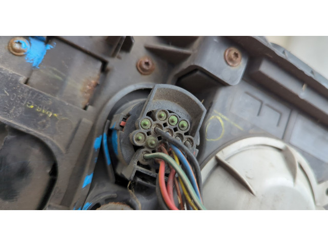 Фара передняя  Land Rover Discovery 3 2004-2009 правая 