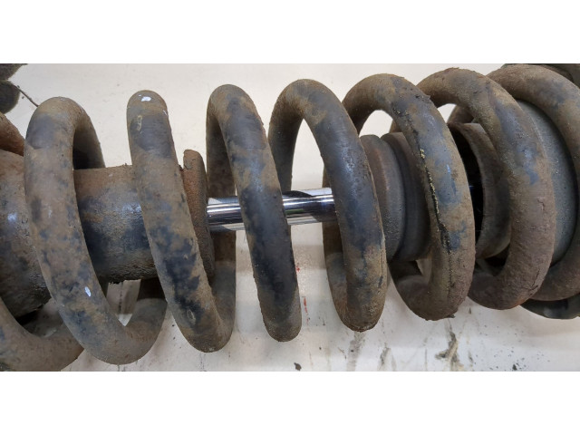 Стойка амортизатора Jeep Grand Cherokee 2004-2010