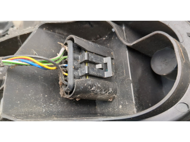 Задний фонарь          