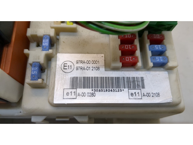 Блок предохранителей  Ford Focus 2 2008-2011      7M5T14A073DC   