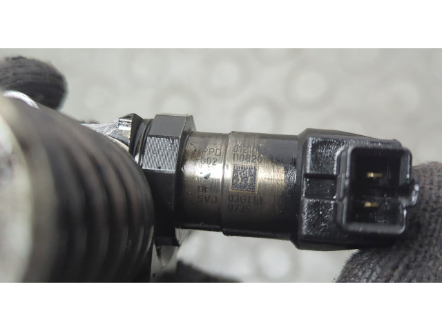 Форсунка топливная  Volkswagen Passat 6 2005-2010    03G130073S     