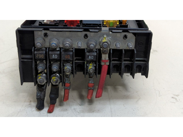 Блок предохранителей  Skoda Octavia (A5) 2004-2013      1K0937125A   