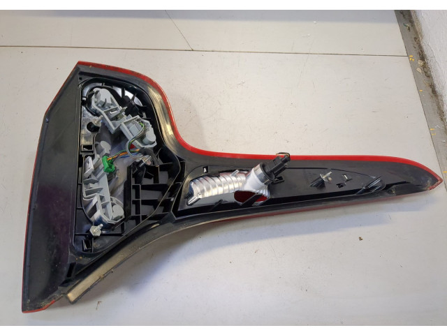 Задний фонарь