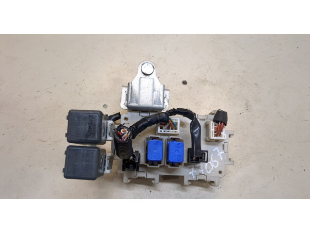 Блок предохранителей Nissan Elgrand 2002-2010 3.5