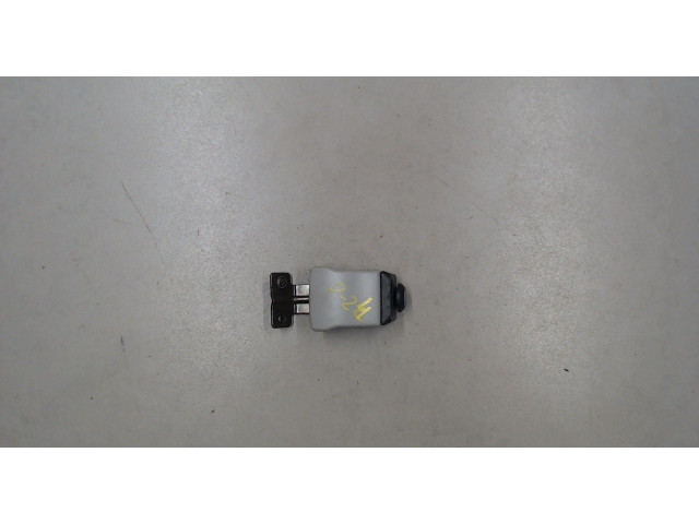 Замок багажника  Mitsubishi Pajero / Montero 2000-2006       