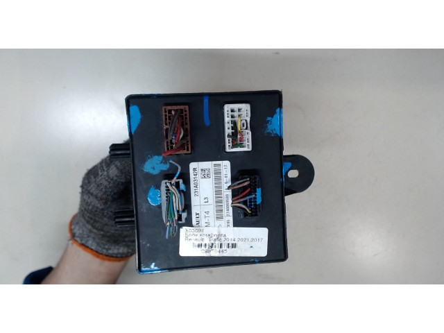 Блок комфорта  Renault Trafic 2014-2021         