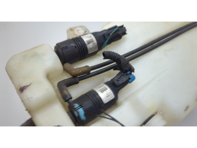 Бачок омывателя  Chevrolet Tahoe 1999-2006    