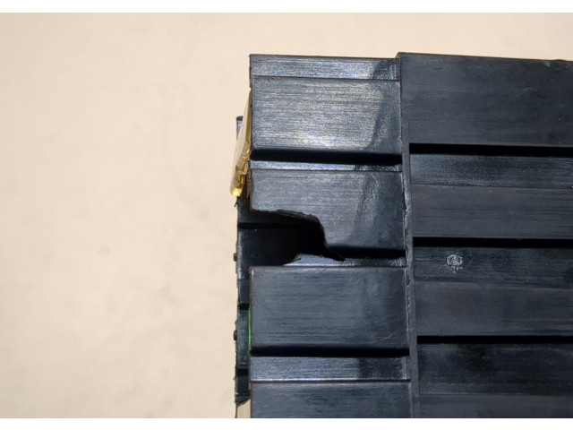 Блок предохранителей  Citroen C4 2004-2010         