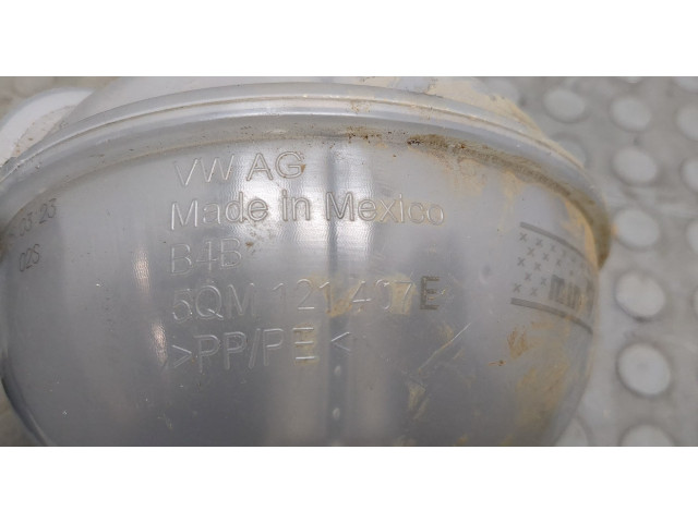 Бачок расширительный Volkswagen Jetta 7 2018-2025 5Q0121407M