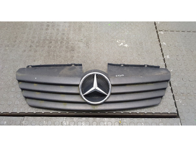 Решетка радиатора  Mercedes Vaneo          