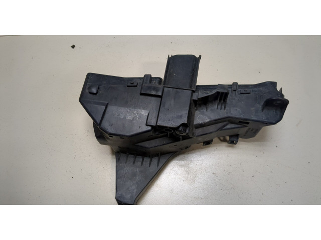 Корпус блока предохранителей  Volvo XC70 2002-2007      9494210    2.5