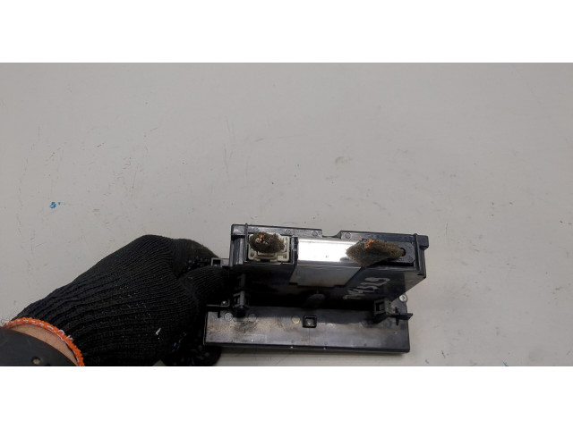 Дисплей бортового компьютера Volvo S40 2004-