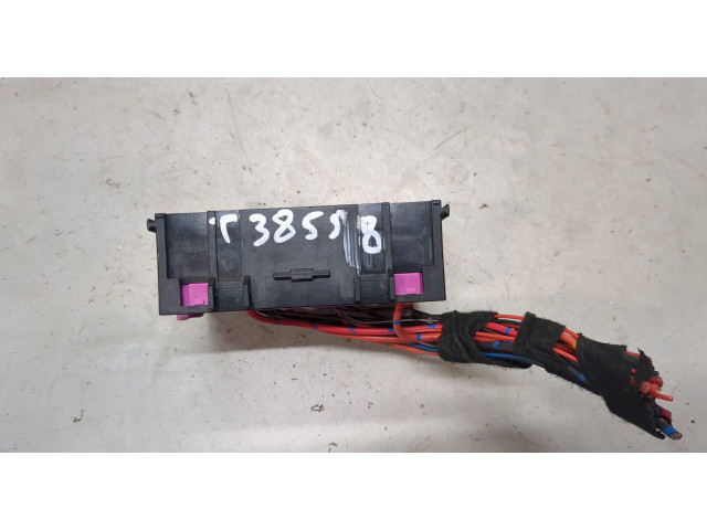 Блок предохранителей  Volkswagen Transporter 5 2003-2009           1.9