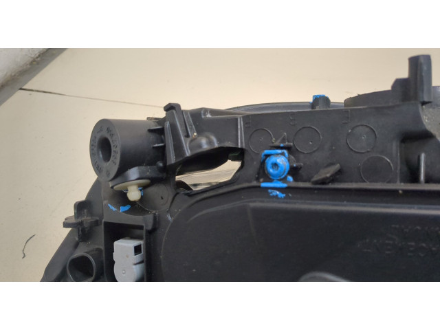 Фара передняя  Volvo V60 2010-2018 правая 