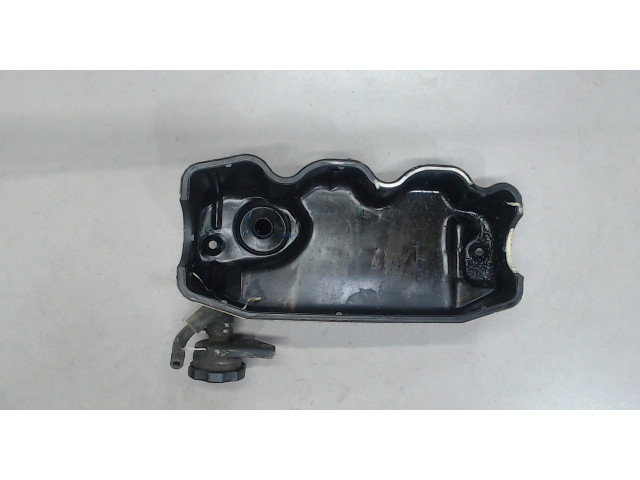 Клапанная крышка двигателя ДВС Mitsubishi Pajero 1982-1991 3 MD137910, MD137906