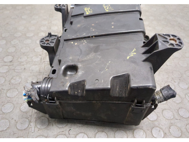 Блок предохранителей  Toyota Sequoia 2008-      827410C060   