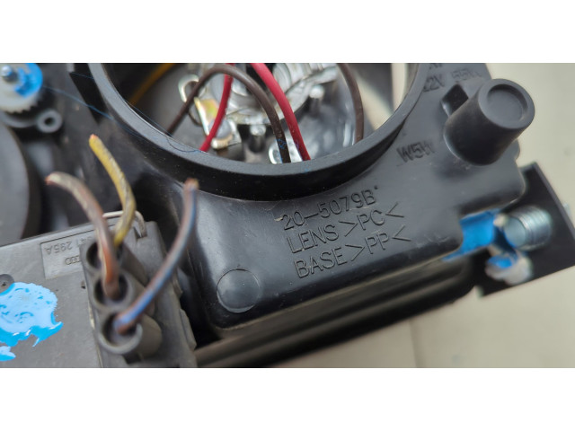 Фара передняя  Volkswagen Passat 5 1996-2000 правая 