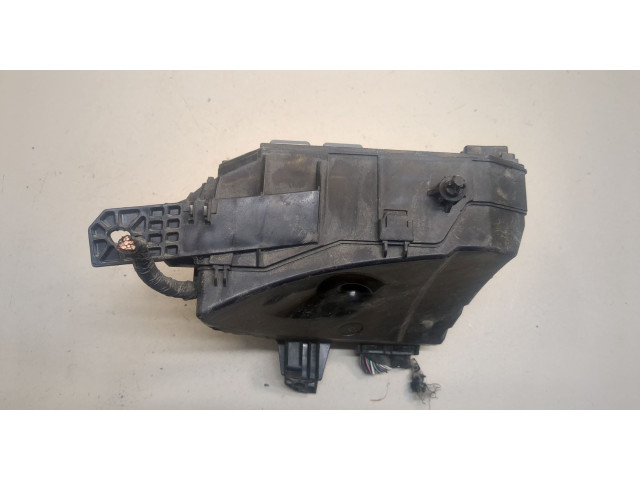 Блок предохранителей Toyota Corolla E15 2006-2013 8274112110