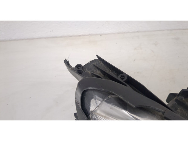 Фара передняя  Peugeot 2008 2013-2016 правая 