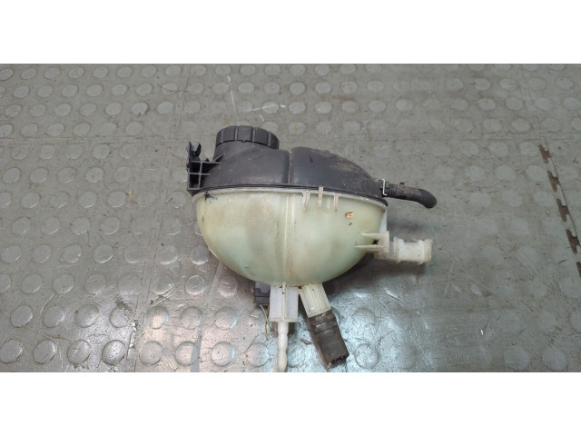 Бачок расширительный  Mercedes C W204 2006-2015    