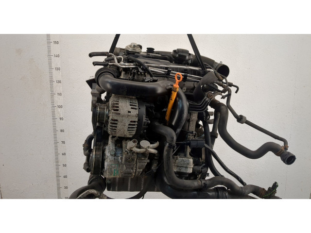 Форсунка топливная Volkswagen Touran 2003-2006 038130073AG