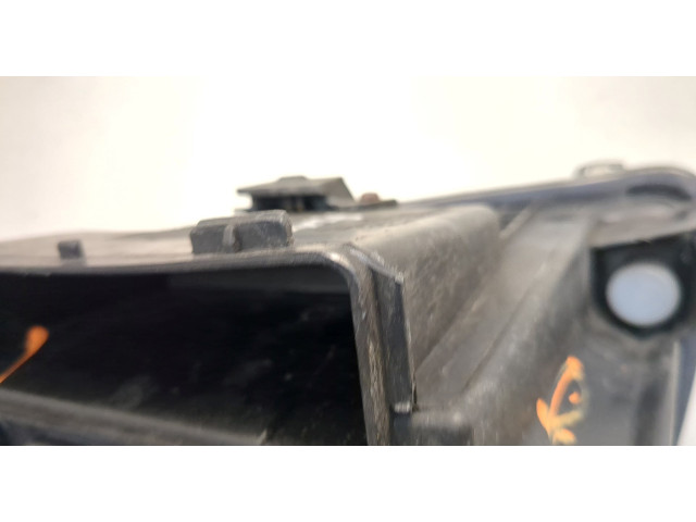 Фара передняя  Toyota Avensis 2 2003-2008 правая 