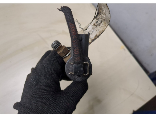 Форсунка топливная  Jeep Liberty 2002-2006         