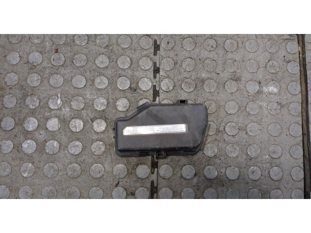 Крышка блока предохранителей Lexus LS460 2006-2012 8266250150 4.6