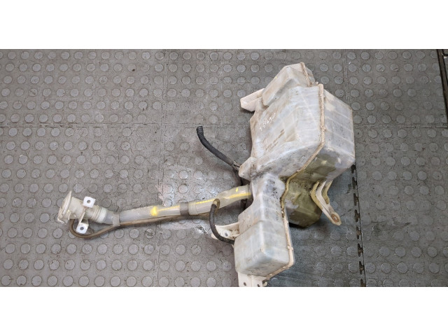 Бачок омывателя  Mitsubishi Pajero / Montero 2000-2006    
